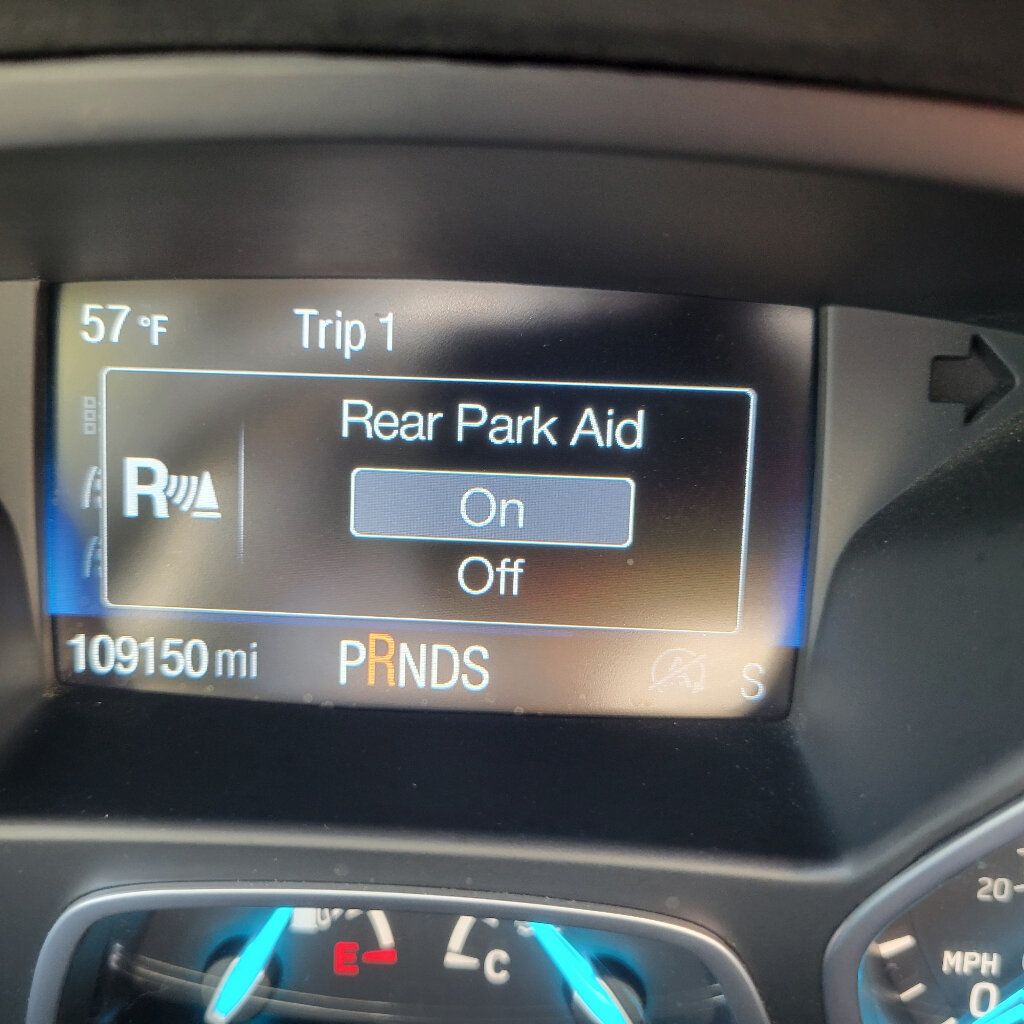 2019 Ford Escape SEL photo 24