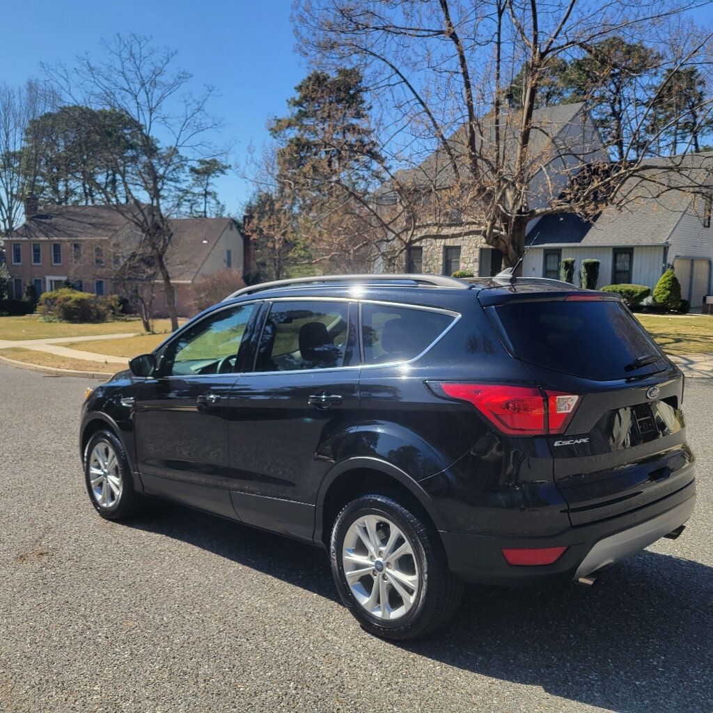 2019 Ford Escape SEL photo 5