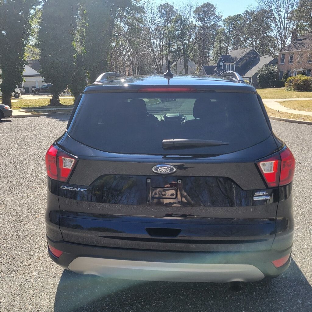 2019 Ford Escape SEL photo 6