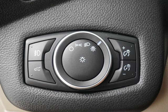 2019 Ford Escape SEL FWD - 22941109 - 19