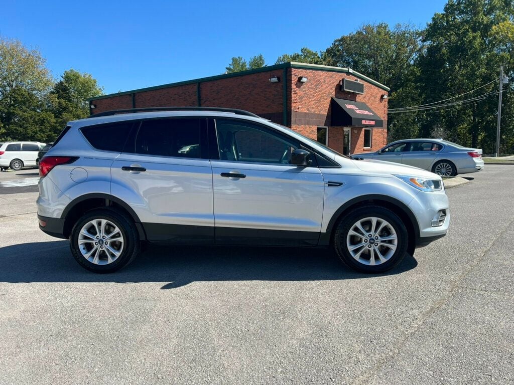 2019 Ford Escape SEL FWD - 22634439 - 1