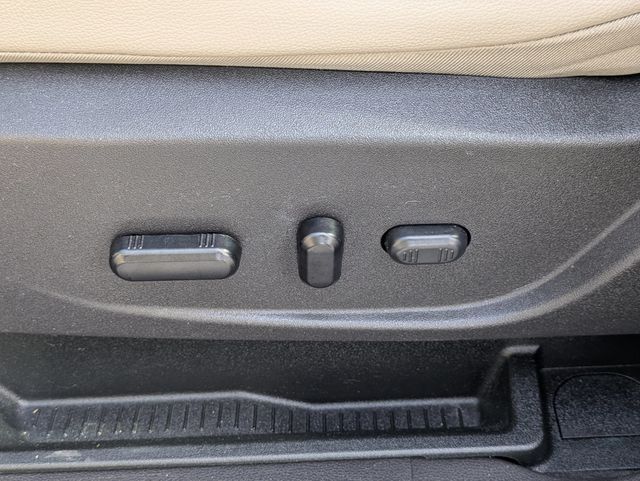 2019 Ford Escape SEL FWD - 22977087 - 19