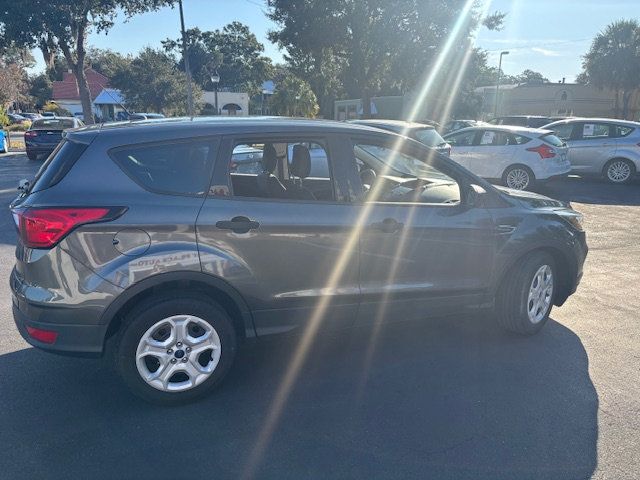 2019 Ford Escape S FWD - 22945992 - 5