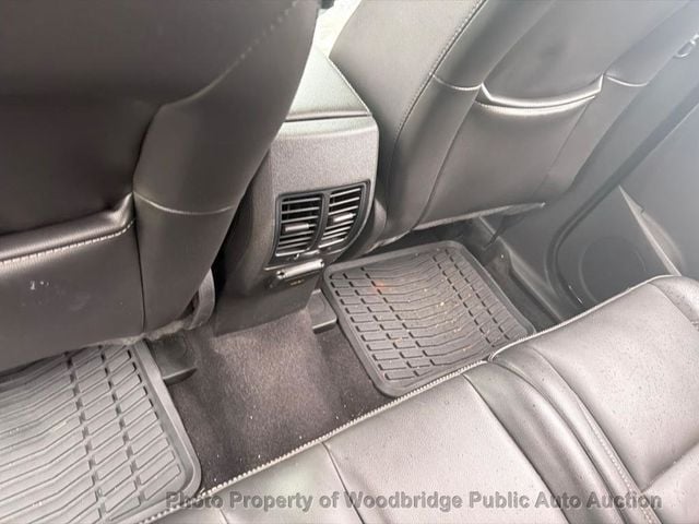 2019 Ford Escape Titanium 4WD - 23038132 - 9