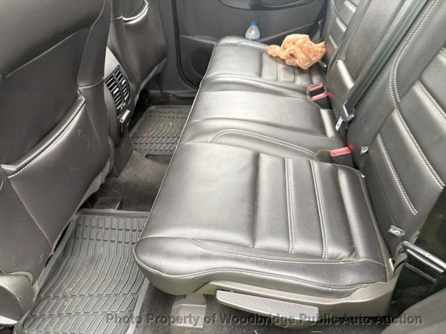 2019 Ford Escape Titanium 4WD - 23038132 - 10