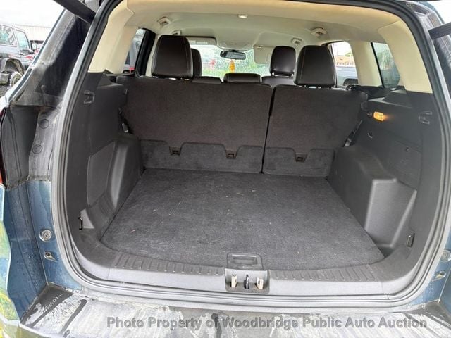 2019 Ford Escape Titanium 4WD - 23038132 - 12