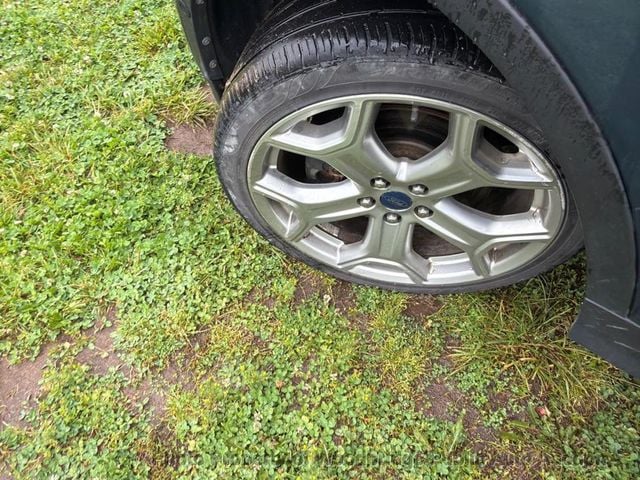 2019 Ford Escape Titanium 4WD - 23038132 - 13
