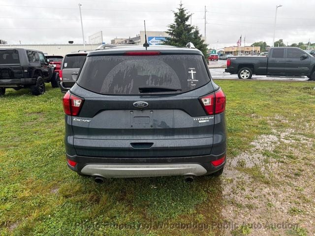 2019 Ford Escape Titanium 4WD - 23038132 - 3