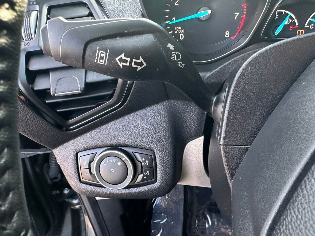 2019 Ford Escape Titanium 4WD - 22031502 - 25