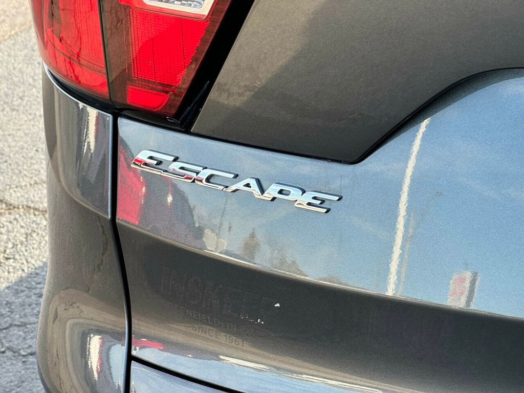 2019 Ford Escape Titanium 4WD - 22031502 - 47