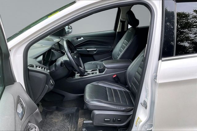 2019 Ford Escape Titanium 4WD - 23066769 - 9
