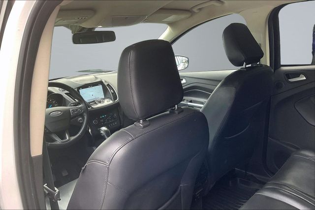 2019 Ford Escape Titanium 4WD - 23066769 - 17