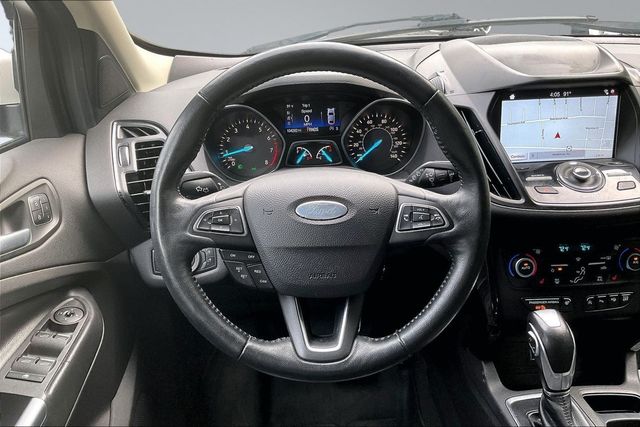 2019 Ford Escape Titanium 4WD - 23066769 - 19