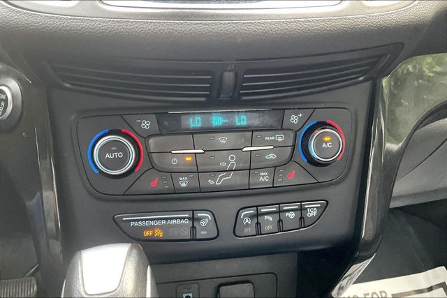 2019 Ford Escape Titanium 4WD - 23066769 - 27