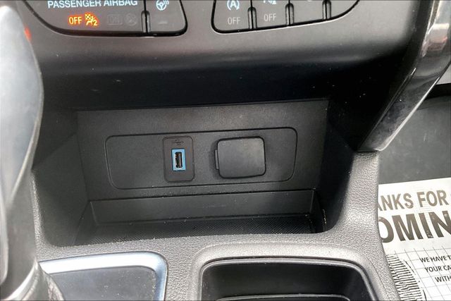 2019 Ford Escape Titanium 4WD - 23066769 - 28