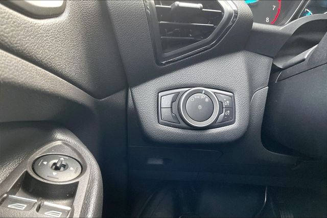 2019 Ford Escape Titanium 4WD - 23066769 - 29