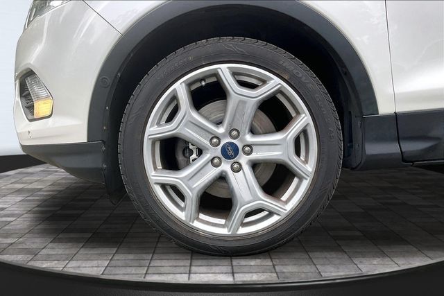 2019 Ford Escape Titanium 4WD - 23066769 - 37