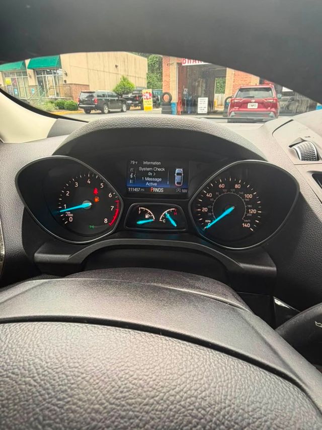 2019 Ford Escape Titanium 4WD - 23039295 - 11