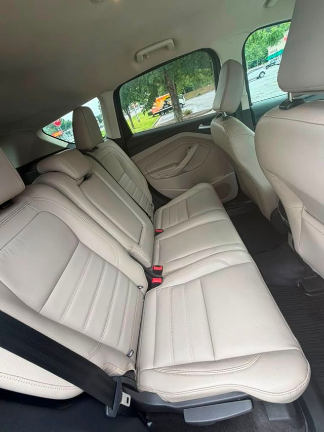 2019 Ford Escape Titanium 4WD - 23039295 - 6