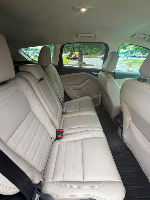 2019 Ford Escape Titanium 4WD - 23039295 - 8