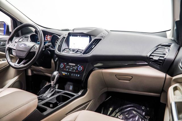 2019 Ford Escape Titanium FWD - 23068184 - 17