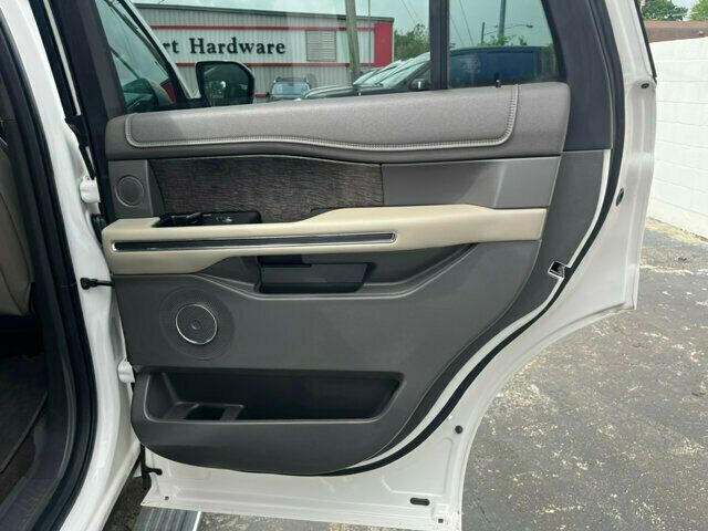 2019 Ford Expedition Local Trade/REAR DVD/Heated&Cooled Seats/Blind Spot/PanoRoof/NAV - 22427983 - 17