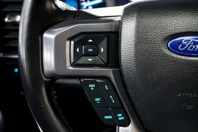 2019 Ford Expedition *Platinum 4x4* *Pano-Roof* *Nav-Camera* - 22948838 - 44