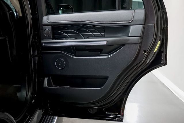 2019 Ford Expedition *Platinum 4x4* *Pano-Roof* *Nav-Camera* - 22948838 - 65