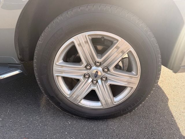 2019 Ford Expedition XLT 4x4 - 22936660 - 10