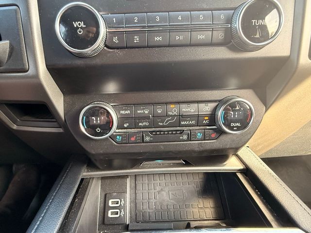 2019 Ford Expedition XLT 4x4 - 22936660 - 24