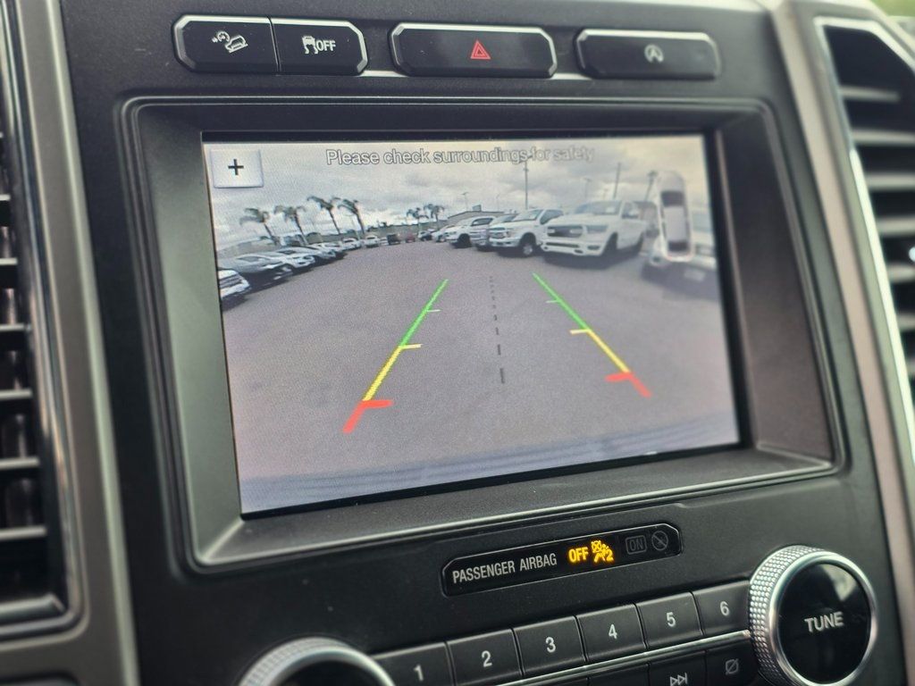 2019 Ford Expedition XLT 4x4 - 22983394 - 17