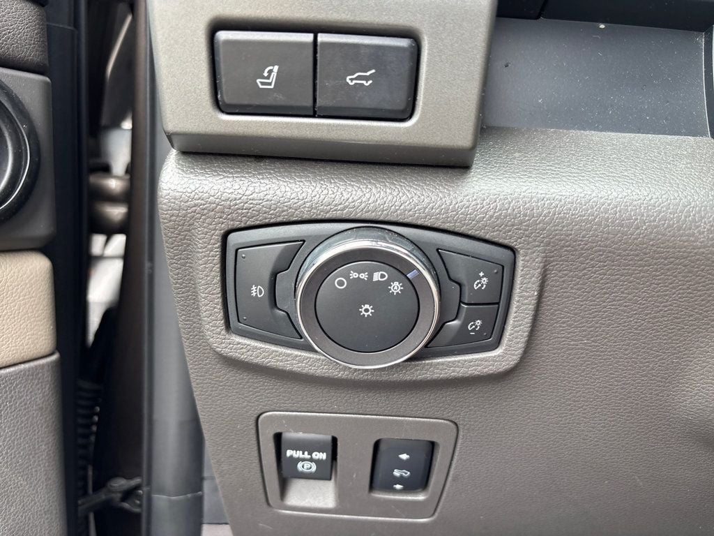2019 Ford Expedition Max XLT 4x2 - 23037297 - 10