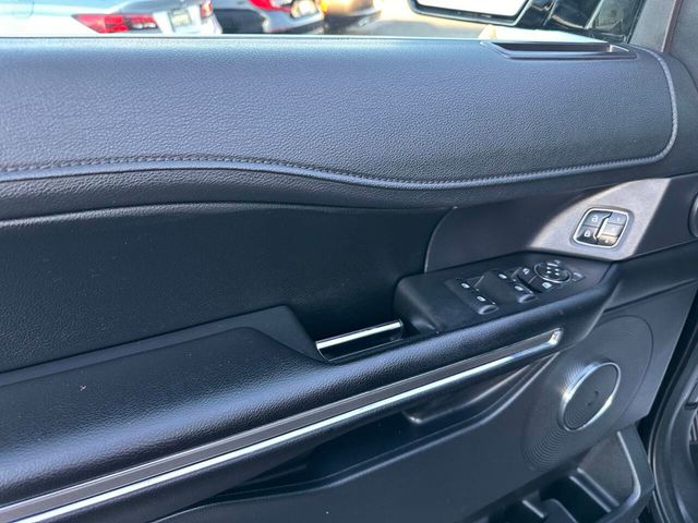 2019 Ford Expedition MAX XLT 4x4 4dr SUV - 22934582 - 14