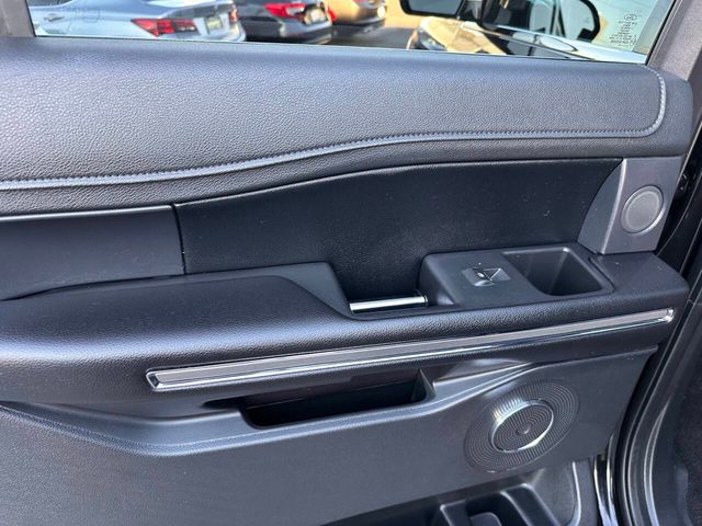 2019 Ford Expedition MAX XLT 4x4 4dr SUV - 22934582 - 16