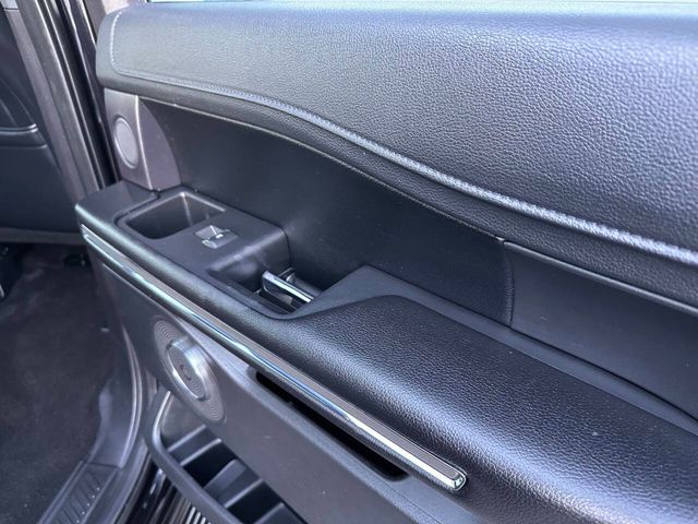 2019 Ford Expedition MAX XLT 4x4 4dr SUV - 22934582 - 18