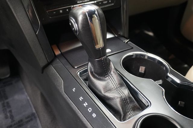 2019 Ford Explorer FWD - 22981540 - 18