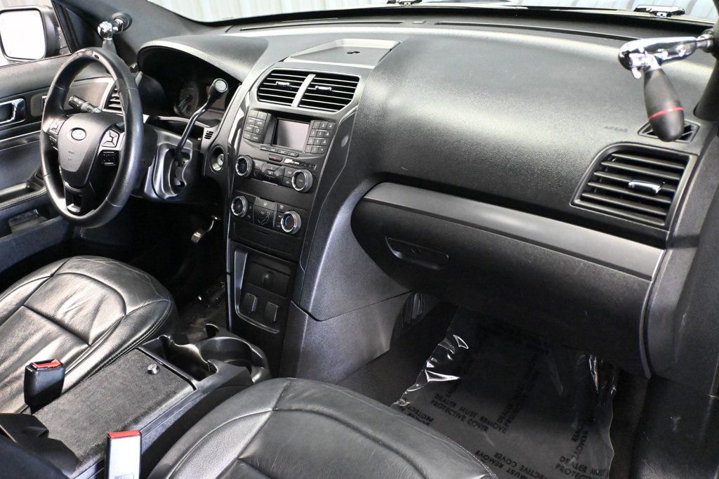 Ford Police Interceptor photo 10