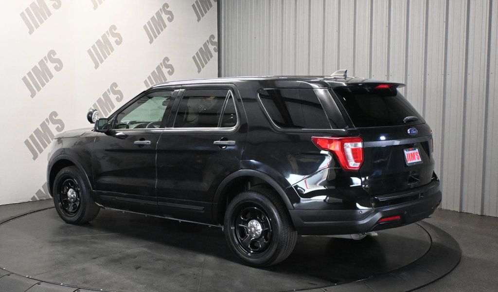 Ford Police Interceptor photo 7