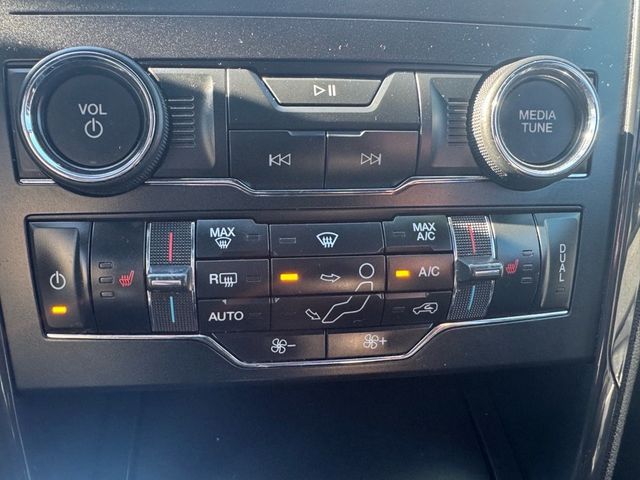 2019 Ford Explorer XLT - 22937777 - 22