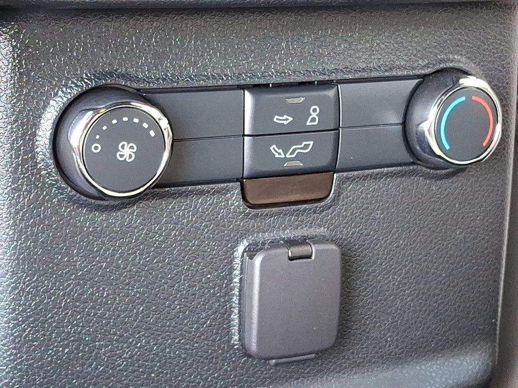 2019 Ford Explorer XLT photo 12