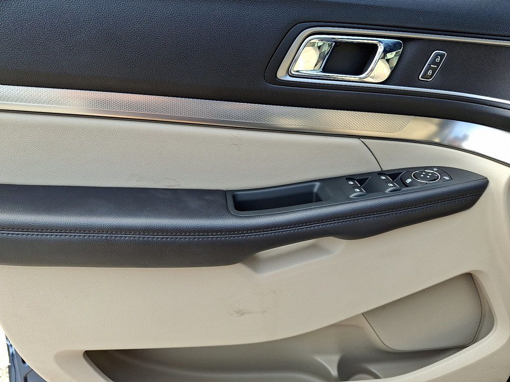 2019 Ford Explorer XLT photo 14