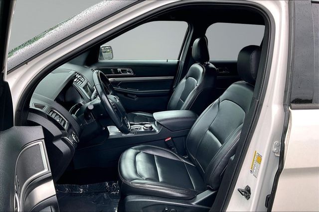 2019 Ford Explorer XLT 4WD - 23026485 - 9