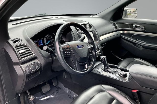 2019 Ford Explorer XLT 4WD - 23026485 - 10