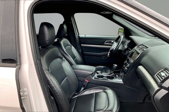 2019 Ford Explorer XLT 4WD - 23026485 - 12