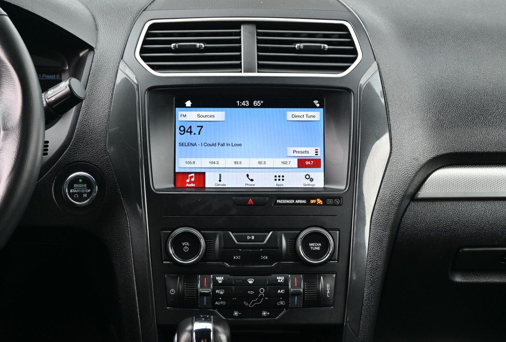 Ford Explorer photo 11