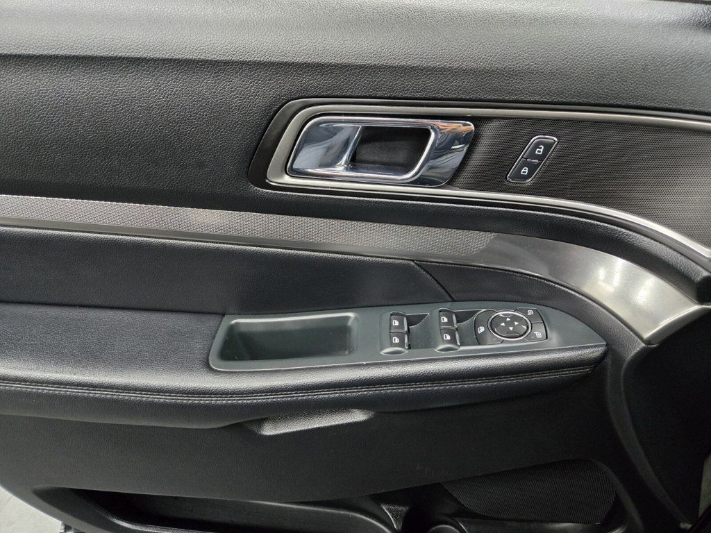 2019 Ford Explorer XLT FWD - 22932616 - 15