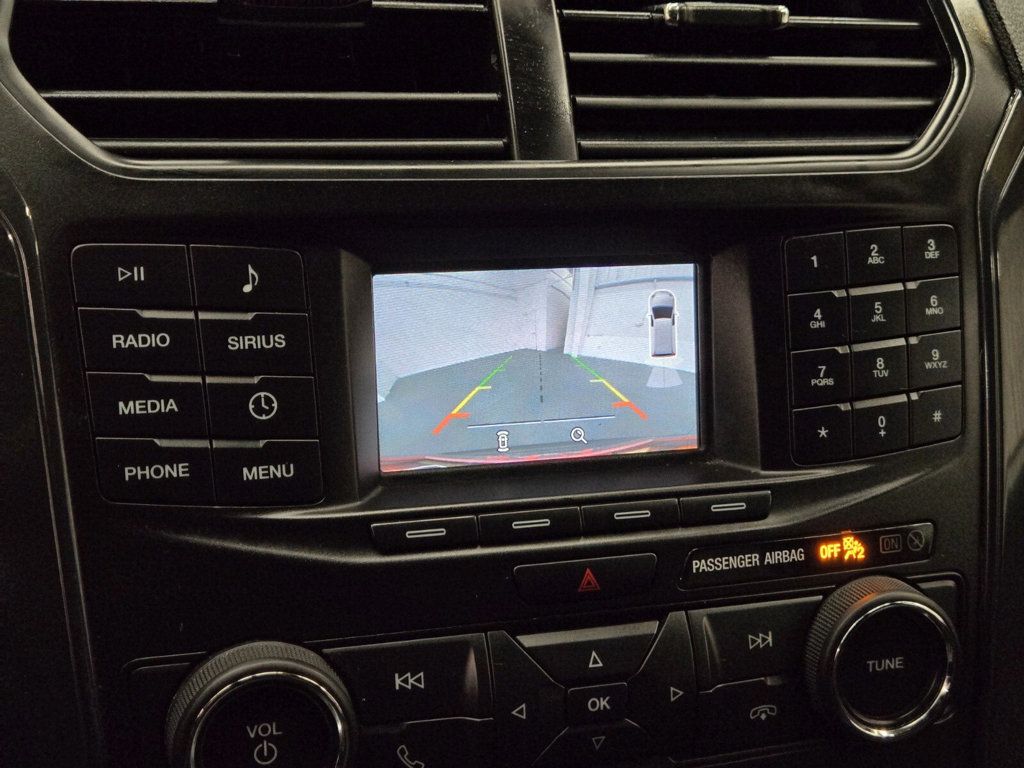 2019 Ford Explorer XLT FWD - 22932616 - 19