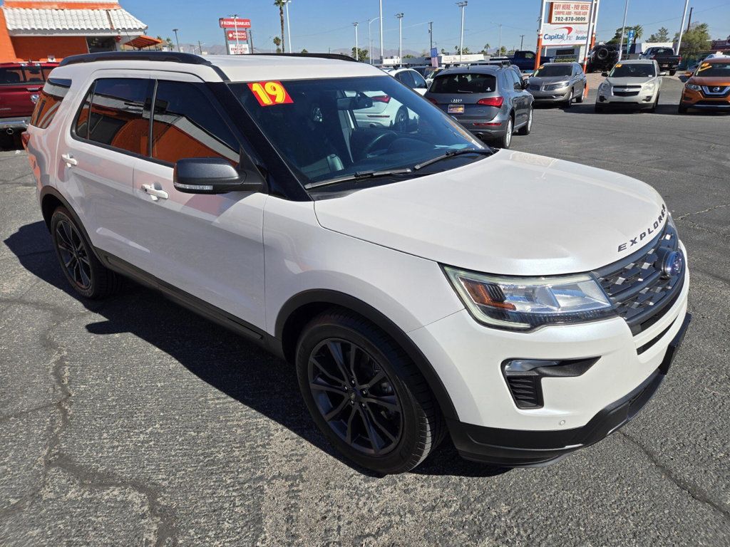 2019 Ford Explorer XLT photo 4