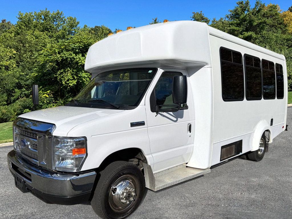 2019 Ford E-350 Cutaway Non-CDL Wheelchair Shuttle Bus For Adults Medical & Handicapped Transportation - 22925899 - 2