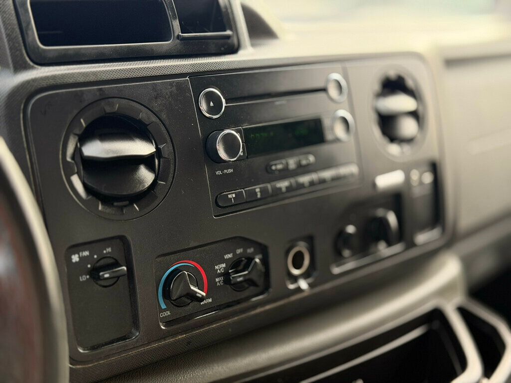 2019 Ford E-Series Cutaway  - 22957590 - 13